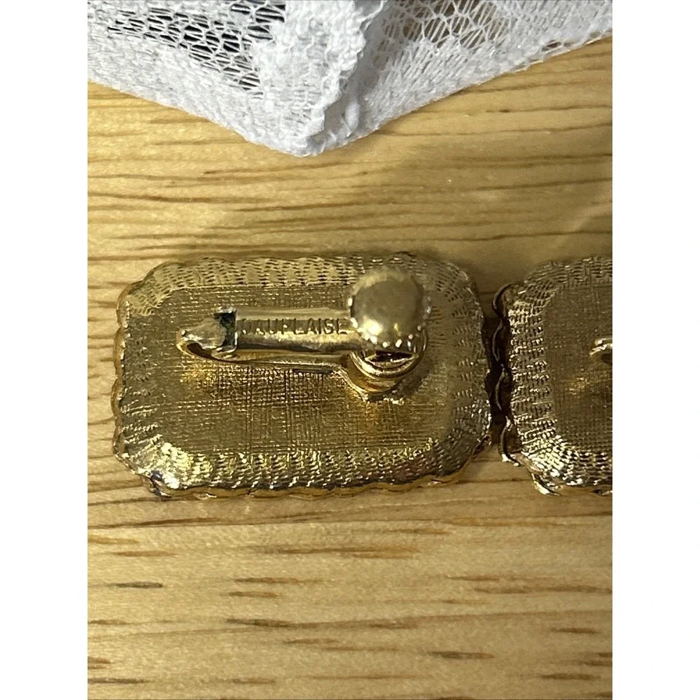Vtg Dauplaise Gold Tone Faux Amber Lucite Screw Back Earrings 1